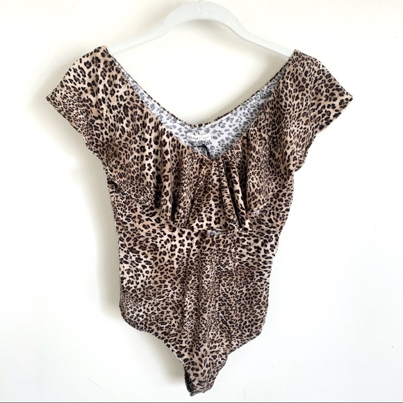 🆕 Ruffled Leopard-Print Bodysuit - Picture 2 of 8